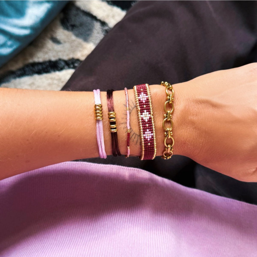 Gekoppelde harten armband