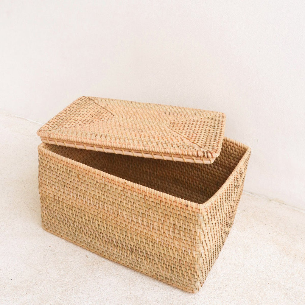 Opbergmand met deksel – Plankmand gemaakt van beige rotan – Handgeweven decoratieve mand GRAHA (2 maten)