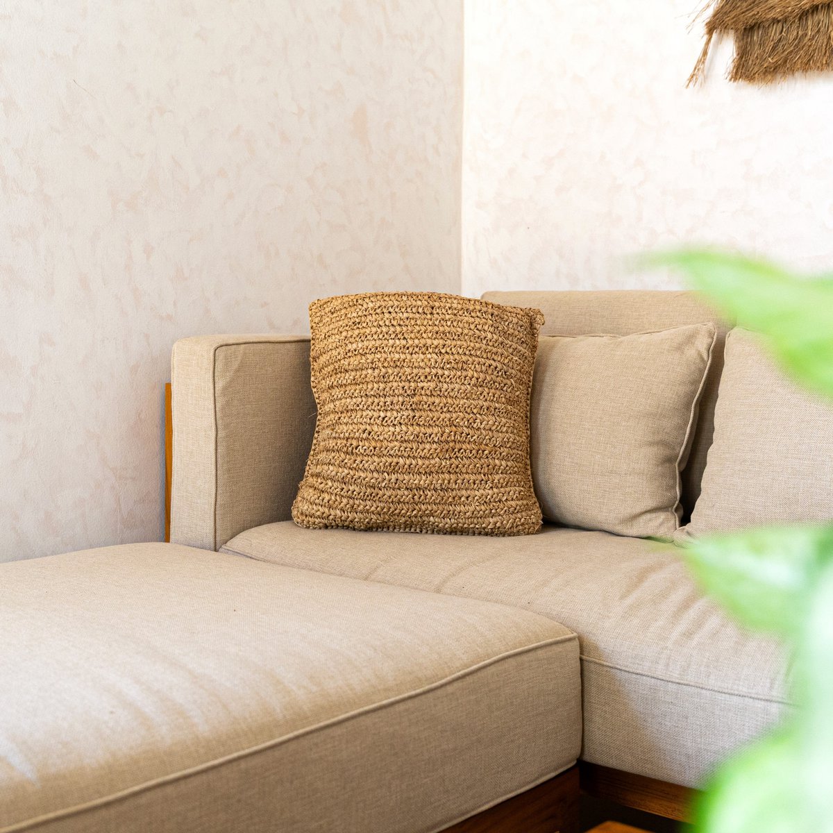 Boho kussen gemaakt van raffia - 40x40 cm decoratief geweven kussen - sofa kussen - natuurlijk beige vierkante kussen handgemaakt van raffia jiwa