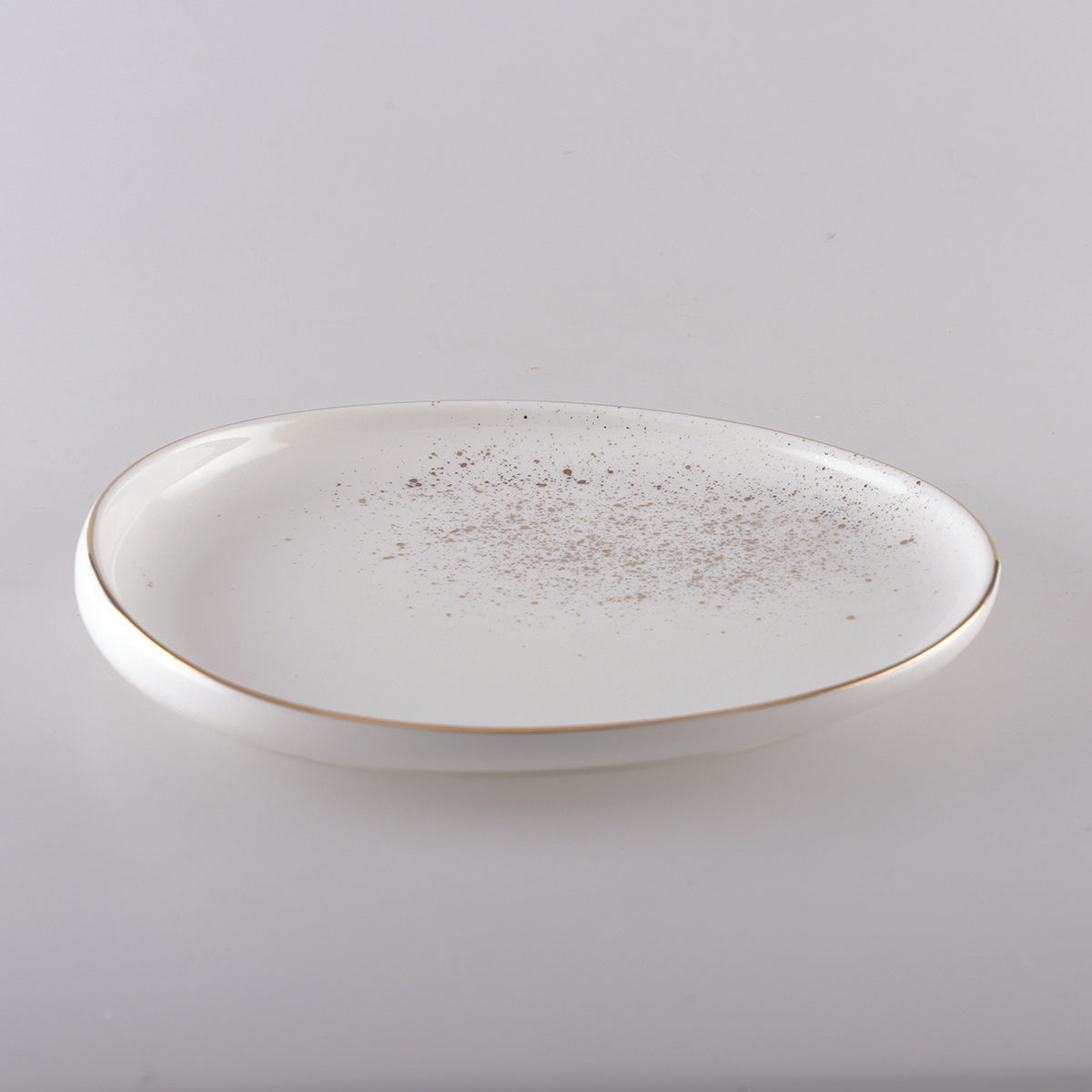Witte ovale dessertplaat