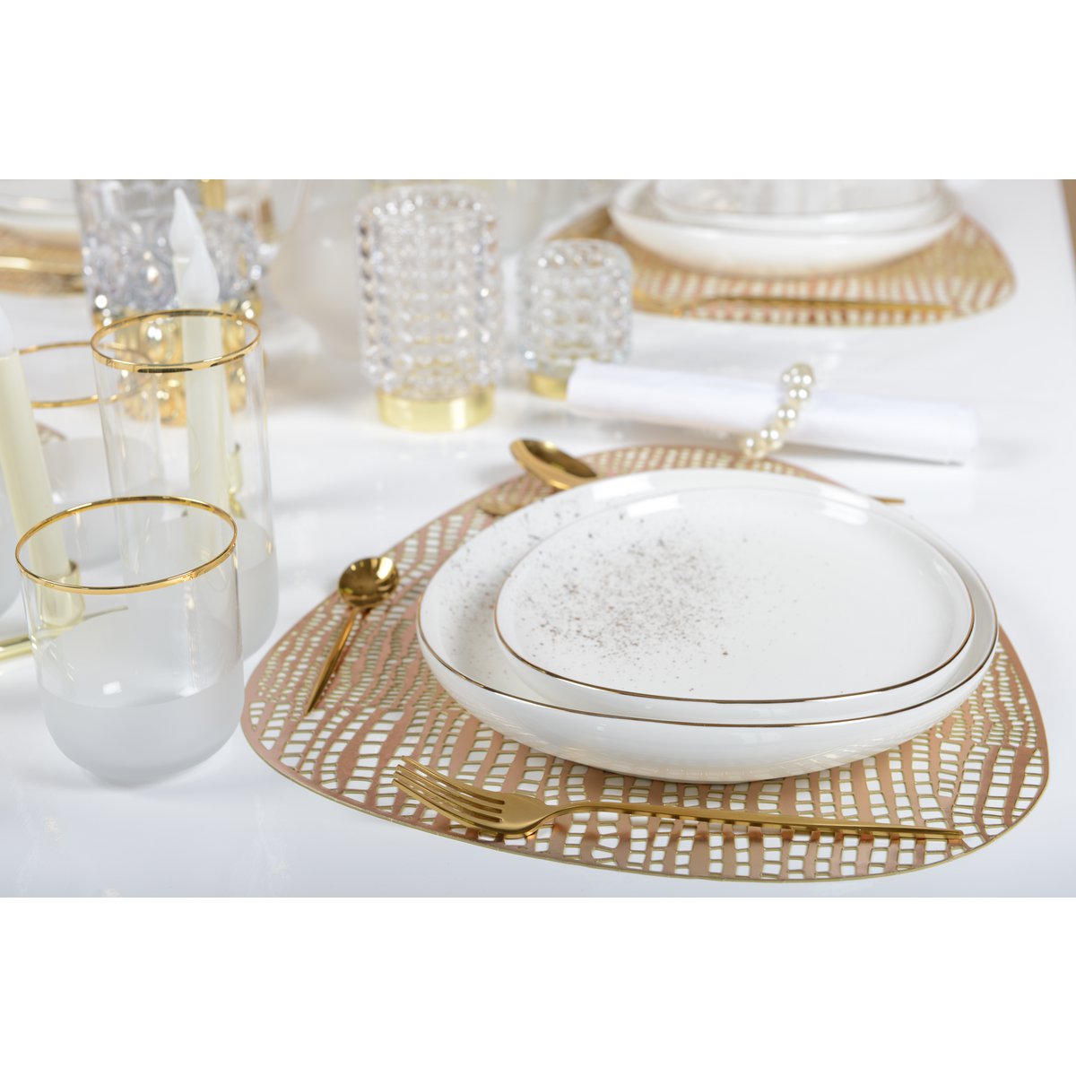 Witte ovale dessertplaat