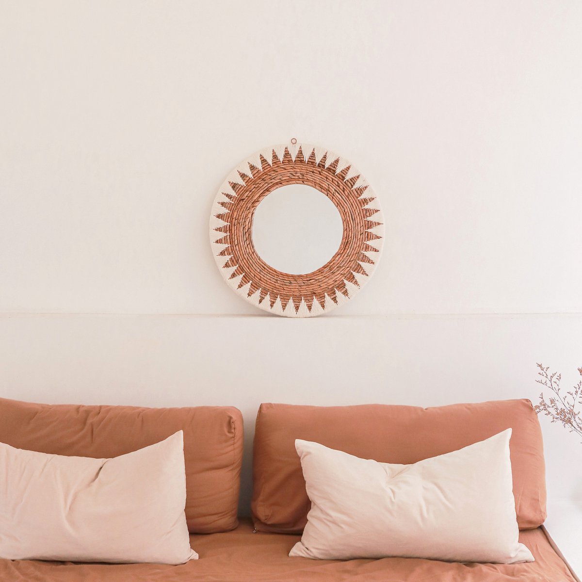 Ronde Boho Spiegel 60 cm | Handgemaakte geweven wandspiegel AWAN | Wanddecoratie met patroon gemaakt van katoenen koorden